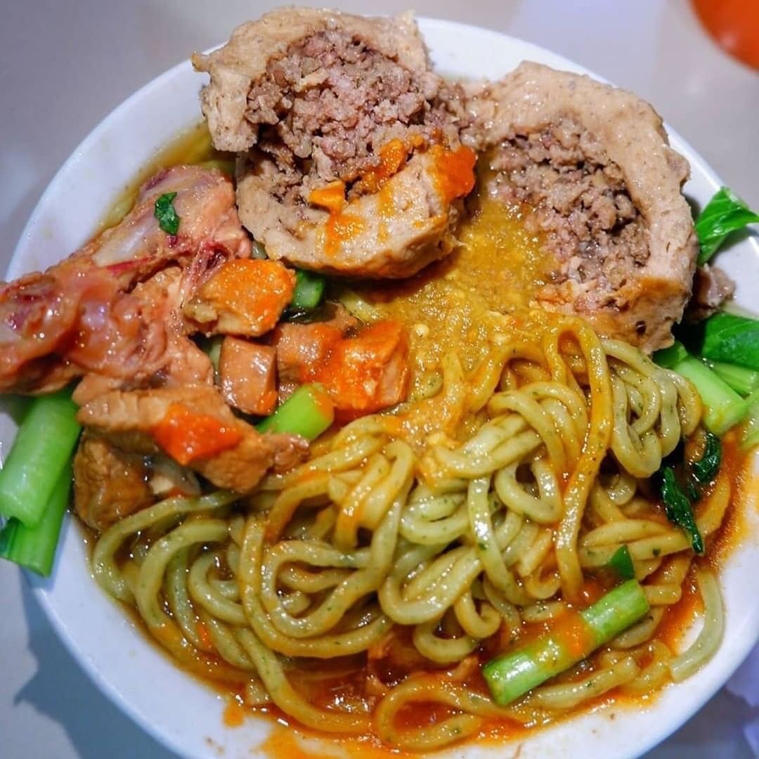 Bakso & Mie Ayam Mas Han: Kenikmatan yang Menggigit Jiwa di Cilacap